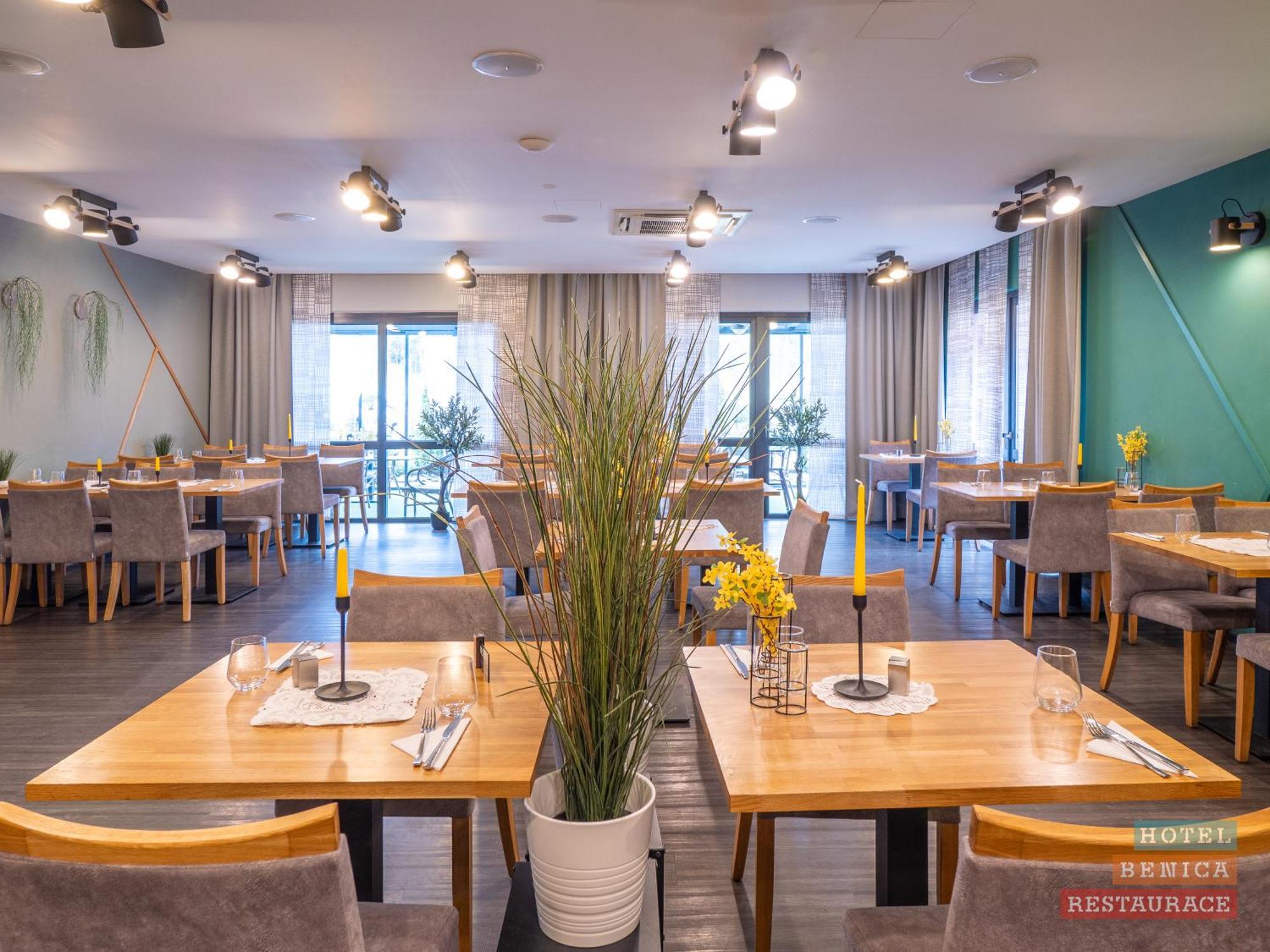 Hotel Benica Benesov  Eksteriør bilde