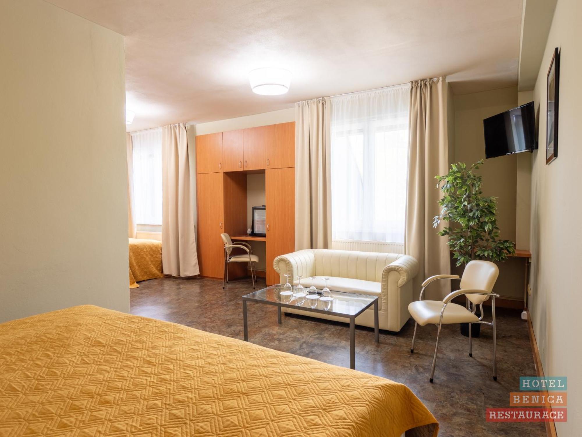 Hotel Benica Benesov  Eksteriør bilde