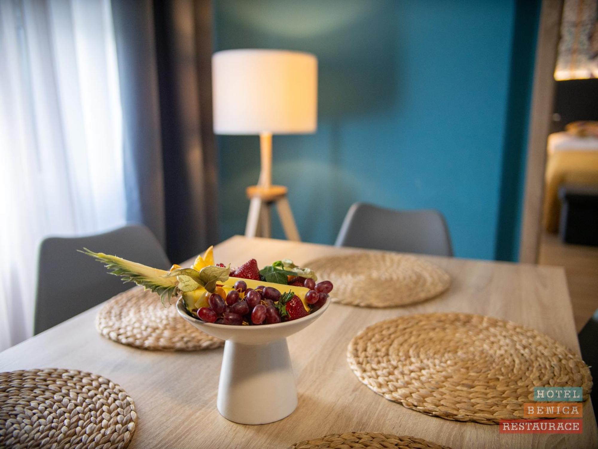 Hotel Benica Benesov  Eksteriør bilde
