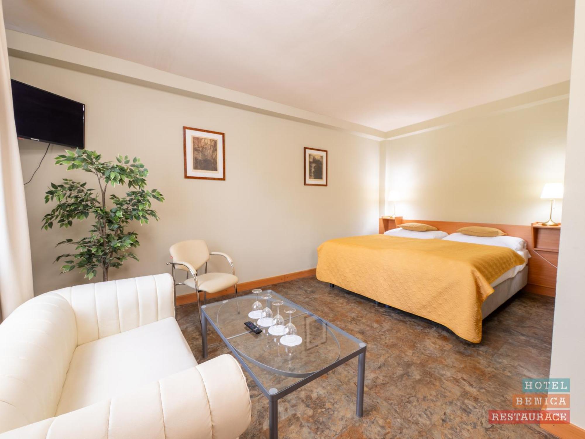 Hotel Benica Benesov  Eksteriør bilde